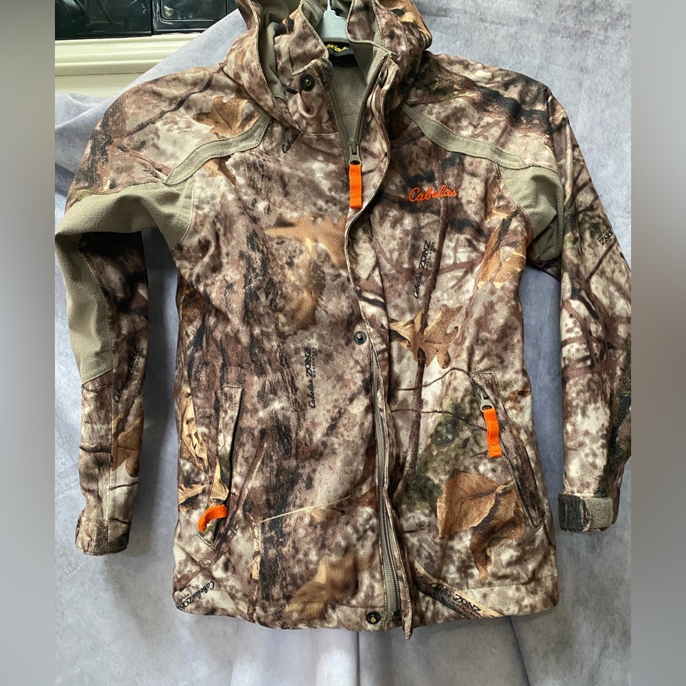 Cabela's Kids Camouflage Jacket  with Hood  size Small